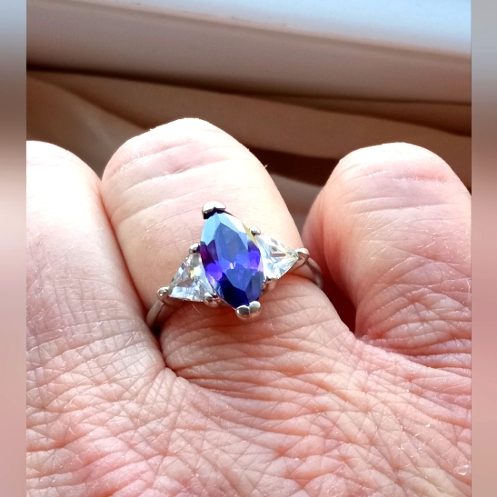 Sterling silver Crystal Ring  Size 7.75 Beautiful Purple 💜 and Clear Crystal
